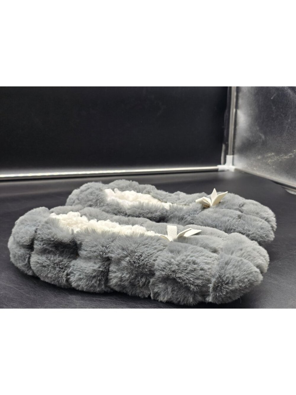 Brookstone Slippers Shoes Womens Size 9 Gray Fuzzy Faux Fur Ballet House Cozy